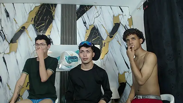 VERY_HOT_GUYS' Live XXX Chat