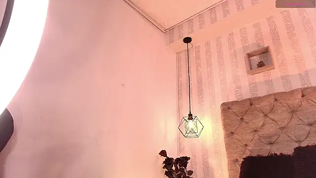 Chat +18 de jeanne_holland ao vivo