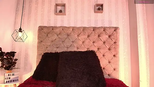 Chat +18 de jeanne_holland ao vivo