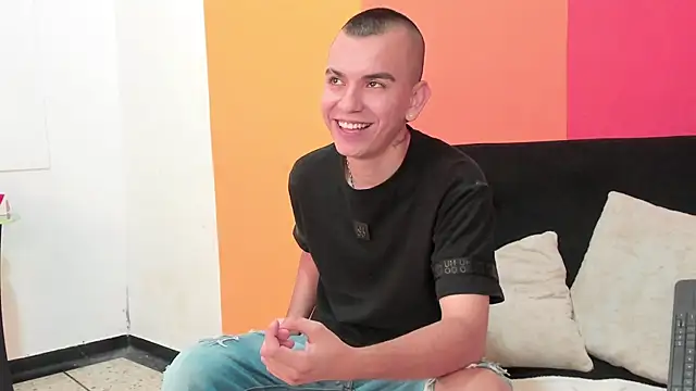 Rowan_Cley Live XXX Chat