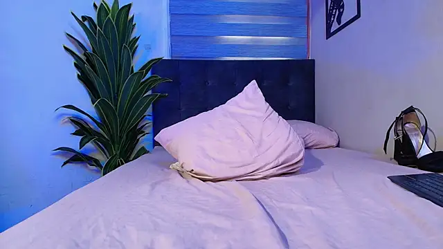 XXX chat uživo modela AURALIS_LUX