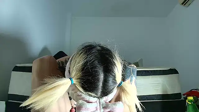 barbara_anal_squirt_ 现场XXX聊天