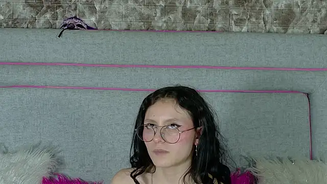 Chatroom XXX en direct de Naomimolie
