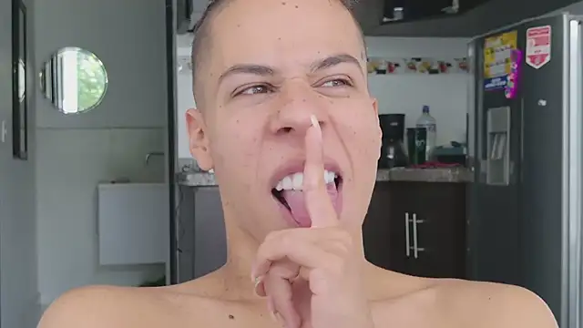 grey___27 élő XXX-chatje