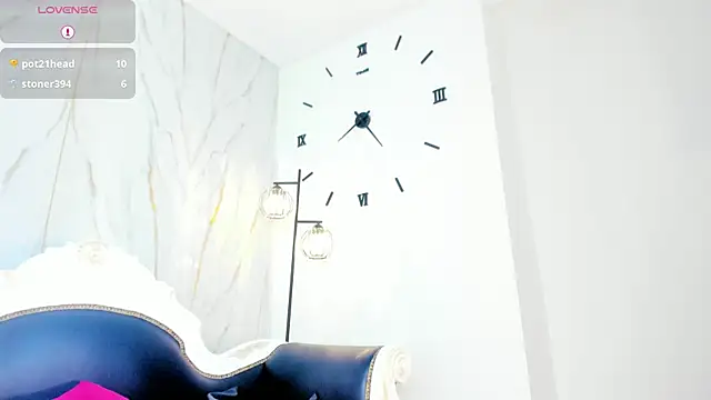 Chatroom XXX en direct de ViolettaNaughty