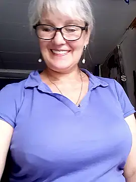 irinamaux Adlı Modelin Canlı XXX Sohbeti