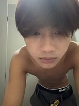 XXX chat uživo modela VIP-77