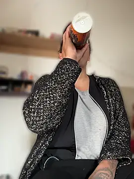 alicetgirlbr Adlı Modelin Canlı XXX Sohbeti
