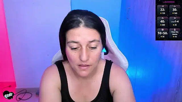 Saskyaa's Live XXX Chat