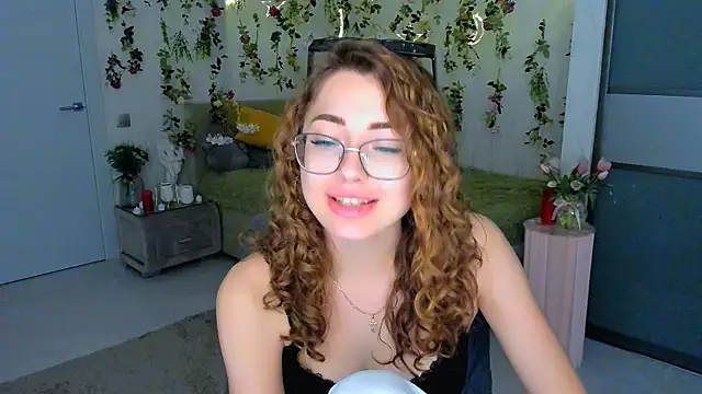 SereneFlame live XXX chat