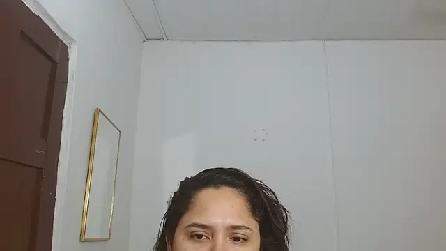 Thalian লাইভ XXX চ্যাট