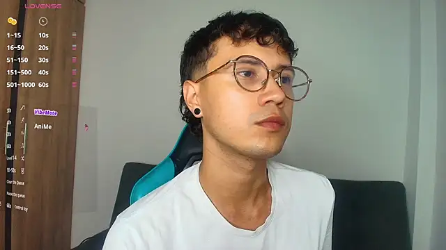 LeaneSeb Adlı Modelin Canlı XXX Sohbeti