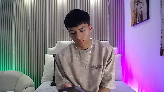 AdrianStark_'s Live XXX Chat