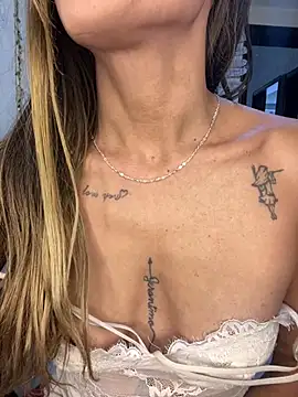 צ'אט XXX בשידור חי של Liamiler01_