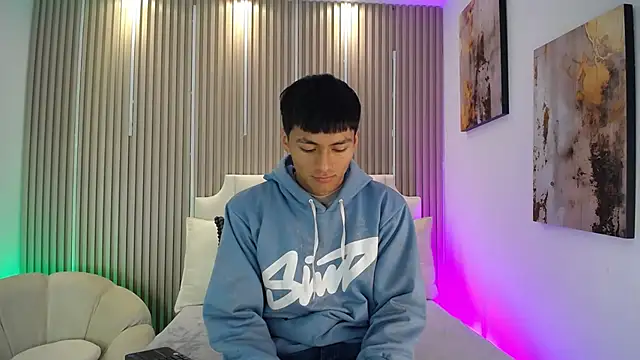 AdrianStark_ – Naživo XXX chat