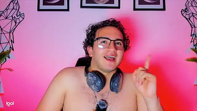 dylan_xxx1 élő XXX-chatje