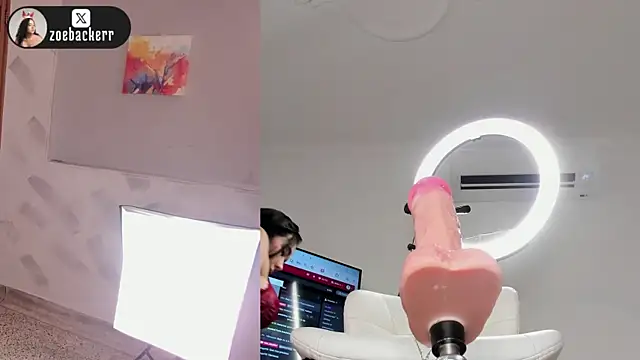 zoe_backer Chat XXX live