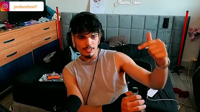 JordanShow XXX чат на живо