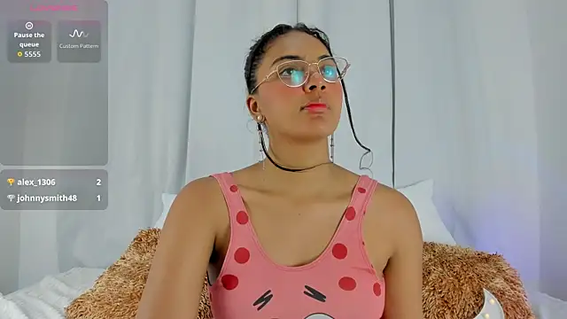 Czat XXX na żywo – Melodymoore_