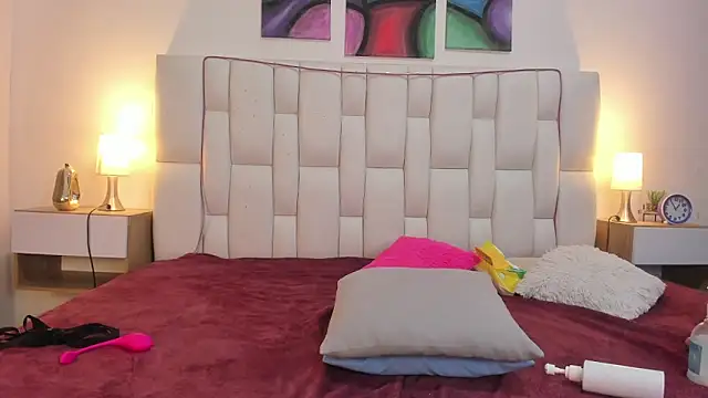 دردشة mask_red_girl الجنسية المباشرة