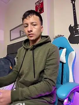 XXX chat uživo modela Dereck_Klain