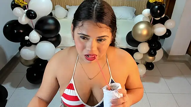 XXX chat uživo modela samy_19_