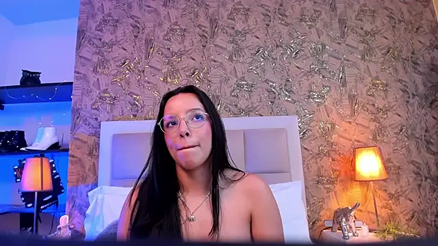 ValkyriaSteel élő XXX-chatje