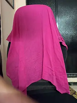 NoughtySameera Chat XXX in diretta