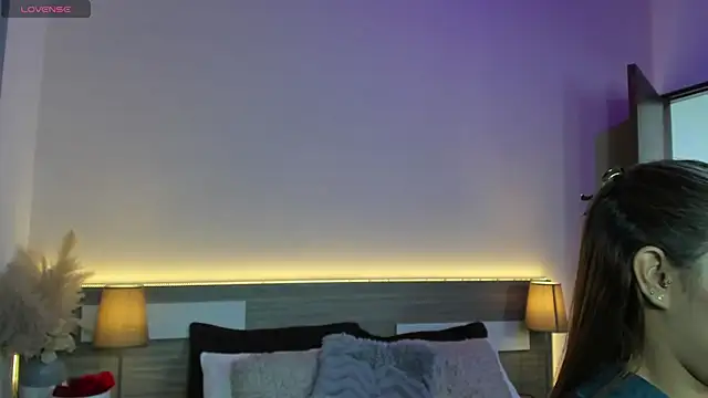 ZarahFoxx's Live XXX Chat
