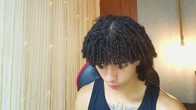 kim_curlyy – Kamerová šou