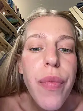 Онлайн чат XXX kira_mia