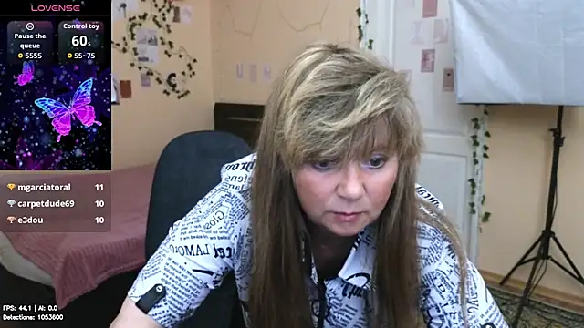 Chat +18 de Melania_Cook ao vivo