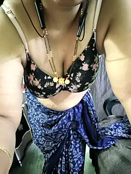 bhuvana_555's Live XXX Chat