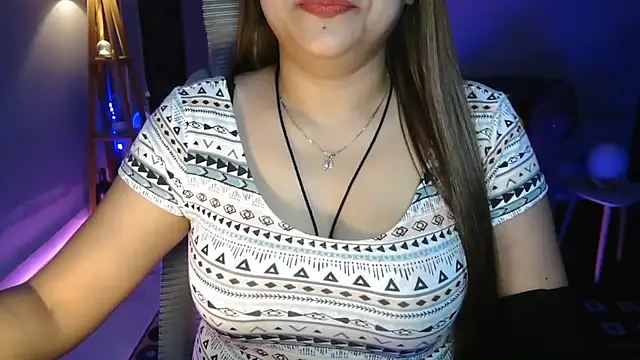 Mitikaa Adlı Modelin Canlı XXX Sohbeti