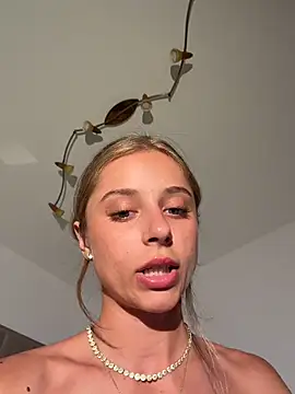 XXX chat uživo modela BabyAnais