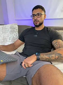 Chatroom XXX en direct de LiamGarcia1