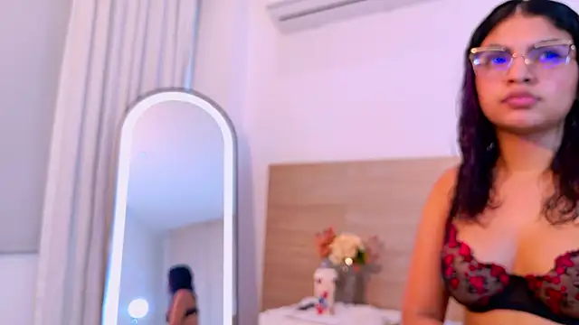 MelodyAlvarez Adlı Modelin Canlı XXX Sohbeti