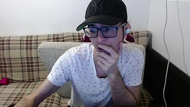 cholitohermoso's Live XXX Chat