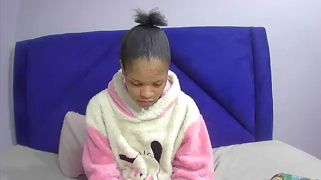 XXX chat uživo modela TheSexyBibi