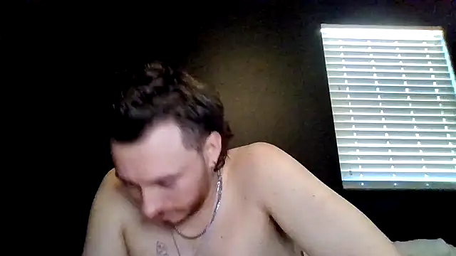 צ'אט XXX בשידור חי של Mikecloudyhawk