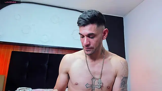 Stormandloganxx's Live XXX Chat