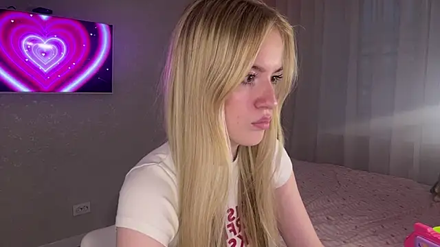 Chat +18 de Between_Eeys ao vivo
