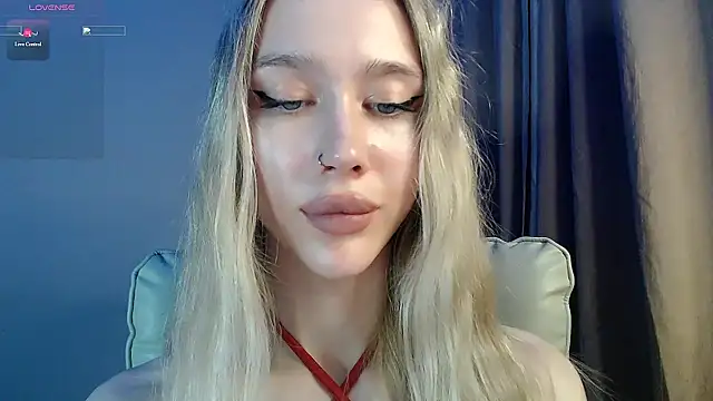 XXX chat uživo modela Des_ch
