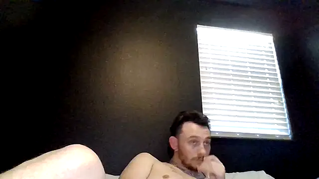Chat XXX en directo de Mikecloudyhawk