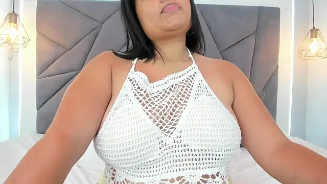 צ'אט XXX בשידור חי של MiaVesper