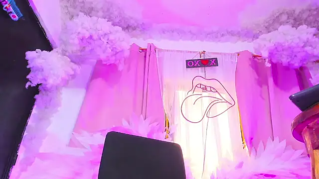 แชท XXX สดของ Sarahis_Valentina