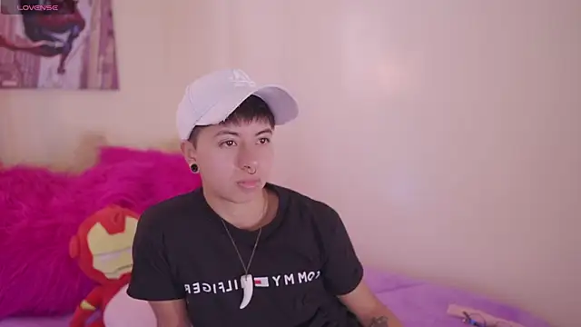 XXX chat uživo modela tommy_blue