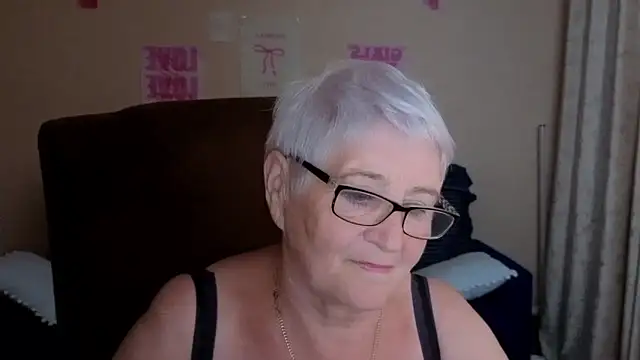 צ'אט XXX בשידור חי של Sandra_Snowflake