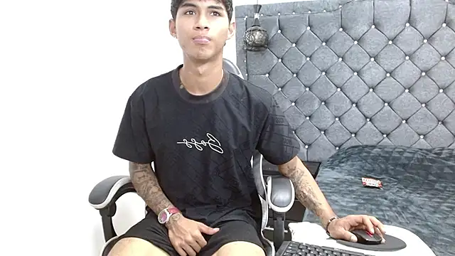 luka_big18 লাইভ XXX চ্যাট
