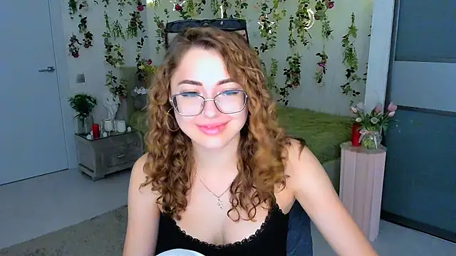 XXX chat uživo modela SereneFlame